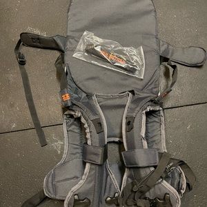 Minimeis shoulder carrier! Like new condition.